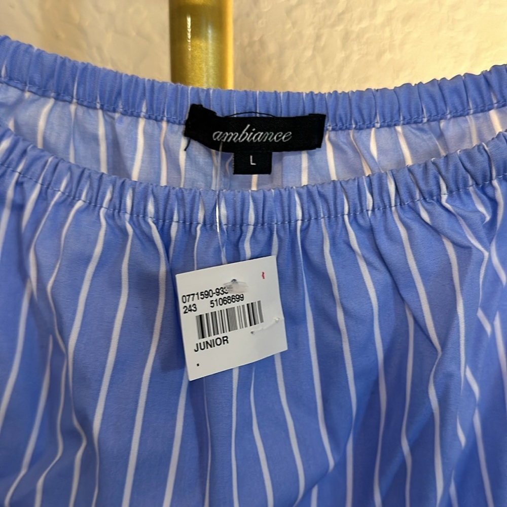 NWT ambiance off shoulder blouse 1 - Picture 4 of 5
